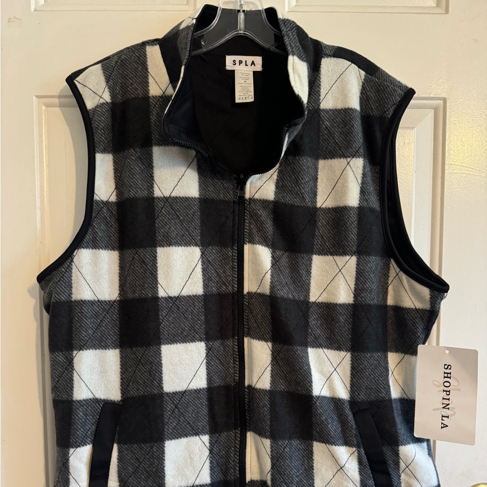 Vest - Picture 6 of 6